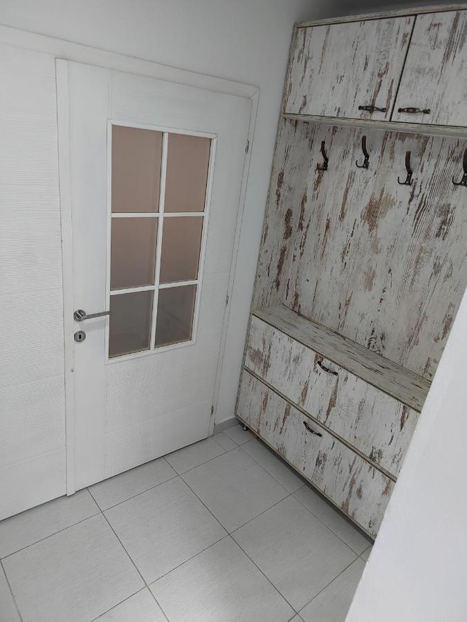 Downtown Apartment Ниш Екстер'єр фото